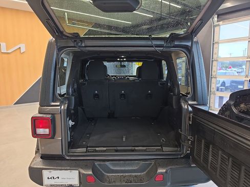 Used 2021 Jeep Wrangler Unlimited Sahara AWD/4WD image 29