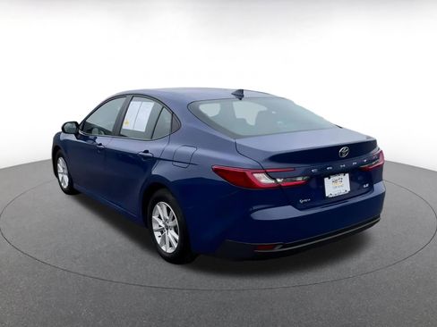 Used 2025 Toyota Camry LE image 11
