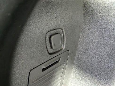 Used 2018 Cadillac XT5 Luxury w/ Driver Awareness Package image 12