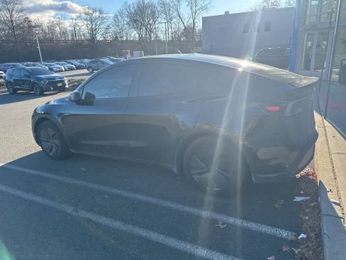 Used 2026 Tesla Model Y Long Range image 25