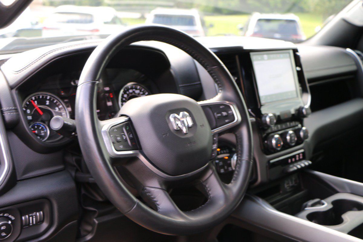 Used 2022 RAM 1500 Laramie AWD/4WD image 19