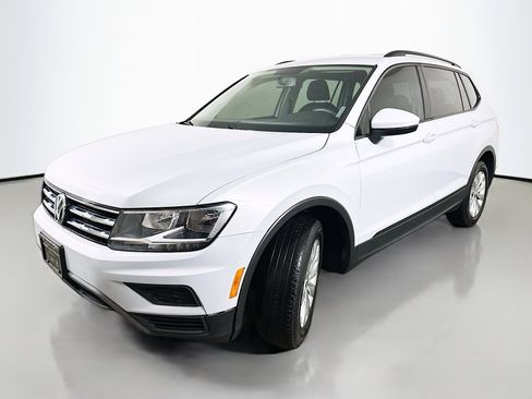 Used 2018 Volkswagen Tiguan S image 3