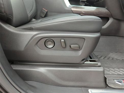 Used 2025 Chevrolet Silverado 1500 LTZ image 37