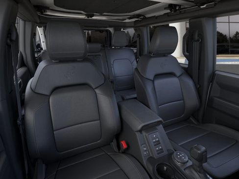 New 2025 Ford Bronco Badlands image 10