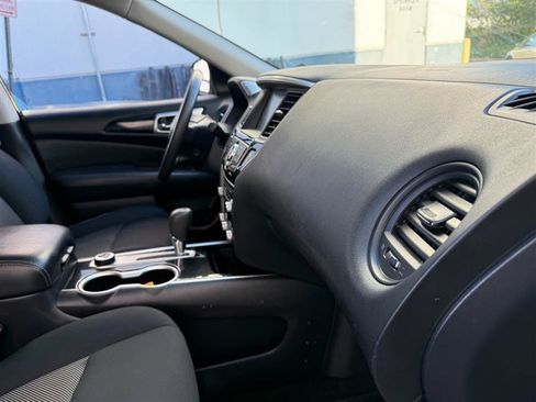 Used 2018 Nissan Pathfinder S AWD/4WD image 28