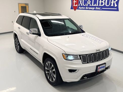 Used 2018 Jeep Grand Cherokee Overland AWD/4WD image 49
