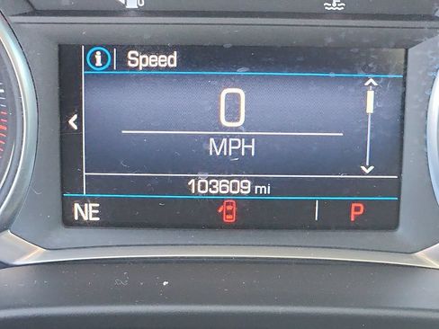 Used 2021 GMC Acadia SLE w/ Driver Convenience Package FWD image 3