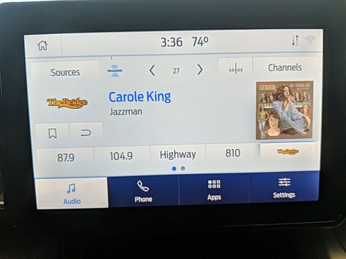 Used 2021 Ford Explorer XLT w/ Equipment Group 202A image 16