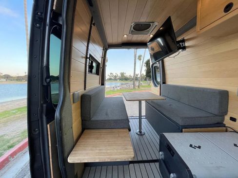 Used 2021 Mercedes-Benz Sprinter 2500 image 34