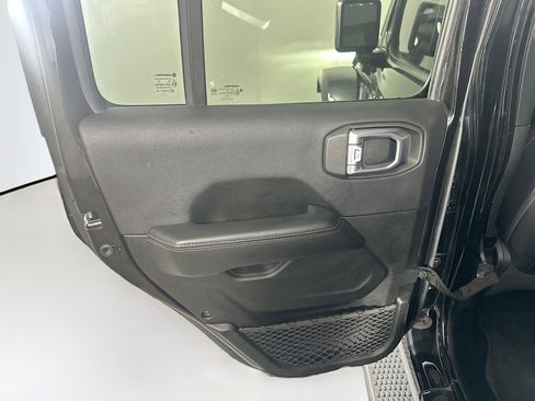 Used 2022 Jeep Wrangler Sahara w/ Cold Weather Group image 26