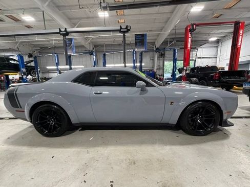 Used 2022 Dodge Challenger R/T Scat Pack RWD image 4