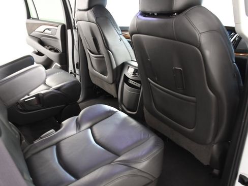 Used 2017 Cadillac Escalade Luxury image 22