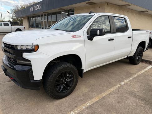 Used 2021 Chevrolet Silverado 1500 LT Trail Boss w/ Convenience Package II AWD/4WD image 1