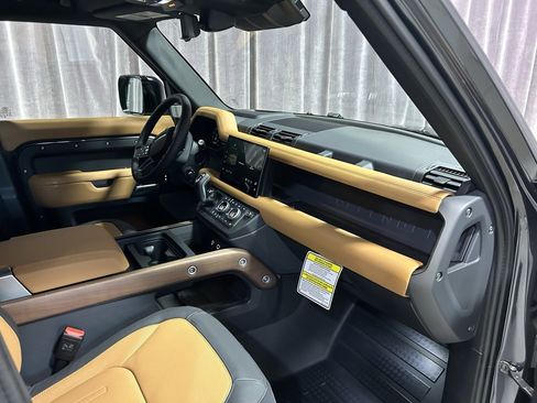 Used 2024 Land Rover Defender 130 X image 14