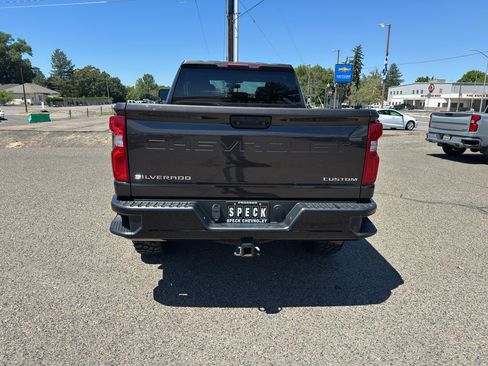 Used 2020 Chevrolet Silverado 2500 Custom w/ Custom Value Package AWD/4WD image 4