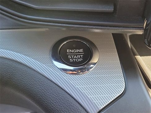 Used 2020 Ford Explorer XLT image 14