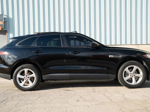 Used 2017 Jaguar F-PACE Premium image 10
