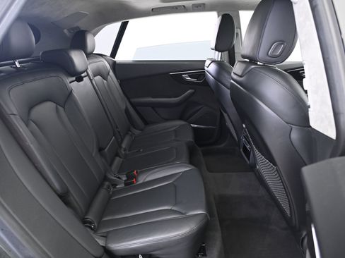 Used 2020 Audi Q8 Prestige w/ Prestige Package image 18