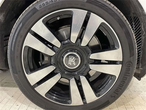 Used 2019 Rolls-Royce Cullinan image 15