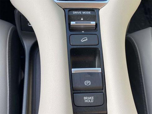 Certified 2024 Honda HR-V EX-L image 27