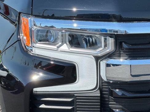 Used 2025 Chevrolet Silverado 1500 LT image 39