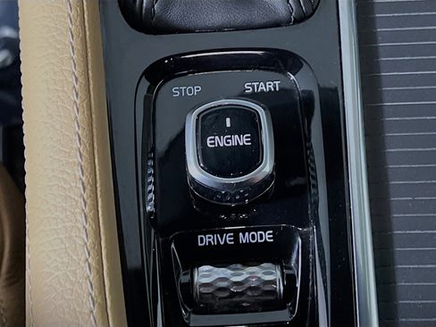 Used 2017 Volvo S90 T5 Momentum w/ Convenience Package image 23