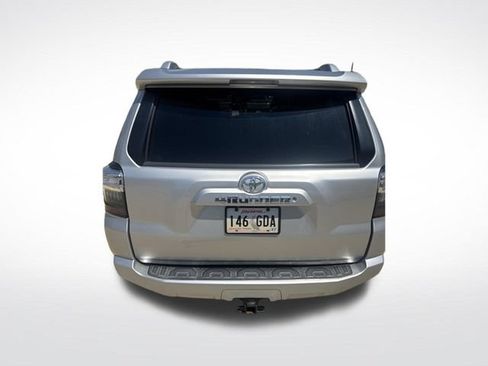 Used 2018 Toyota 4Runner SR5 AWD/4WD image 7