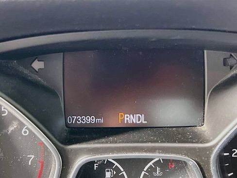 Used 2018 Ford Focus SE FWD image 9