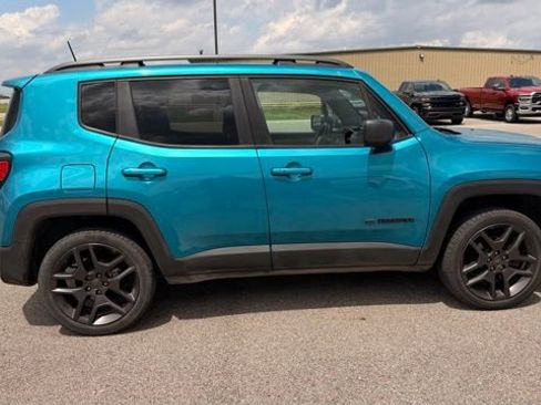Used 2021 Jeep Renegade Latitude AWD/4WD image 6
