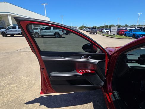 Used 2025 Kia K5 LXS FWD image 14