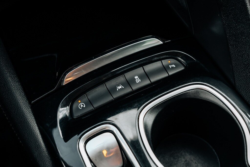 Used 2021 Buick Envision Essence w/ Sport Touring Package FWD image 34