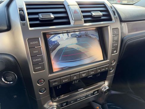 Used 2016 Lexus GX 460 w/ Premium Package image 32