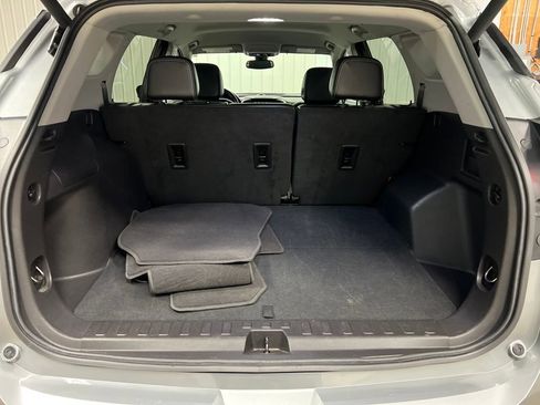 Certified 2024 GMC Terrain SLT image 12