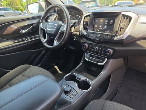 Used 2022 GMC Terrain SLE w/ Driver Convenience Package FWD image 16
