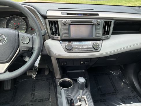 Used 2013 Toyota RAV4 XLE FWD image 29