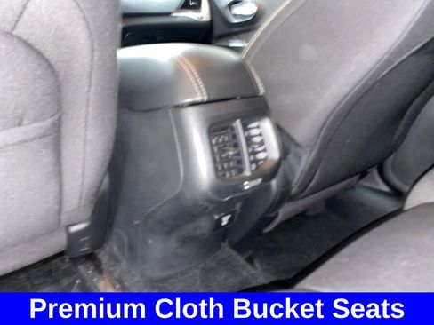 Used 2016 Jeep Cherokee Latitude AWD/4WD image 13