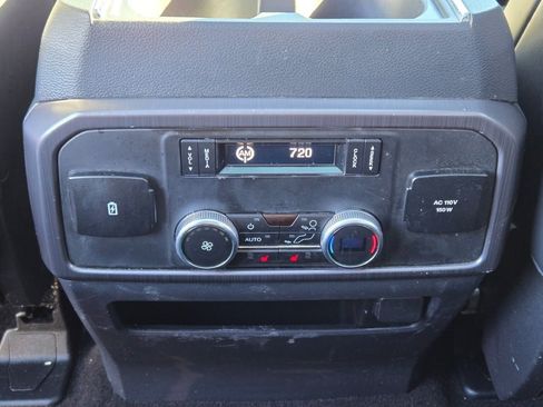 Used 2023 Ford Expedition Platinum image 19