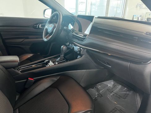 Used 2022 Jeep Compass Latitude image 30