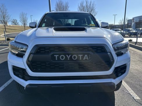 Used 2023 Toyota Tacoma TRD Pro image 3