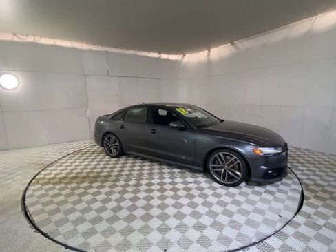 Used 2018 Audi S6 Prestige w/ Prestige Package image 2