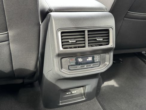 Used 2026 Volkswagen Atlas SE FWD image 31