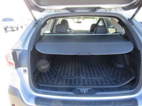 Used 2020 Subaru Outback Limited image 20