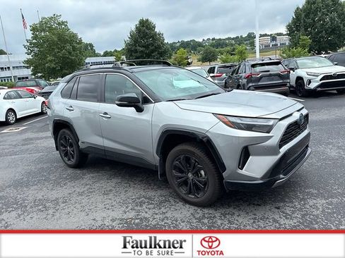Used 2023 Toyota RAV4 XSE AWD/4WD image 3