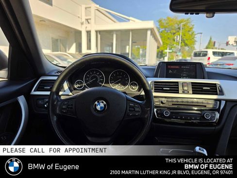 Used 2018 BMW 320i xDrive Sedan w/ Convenience Package AWD/4WD image 22