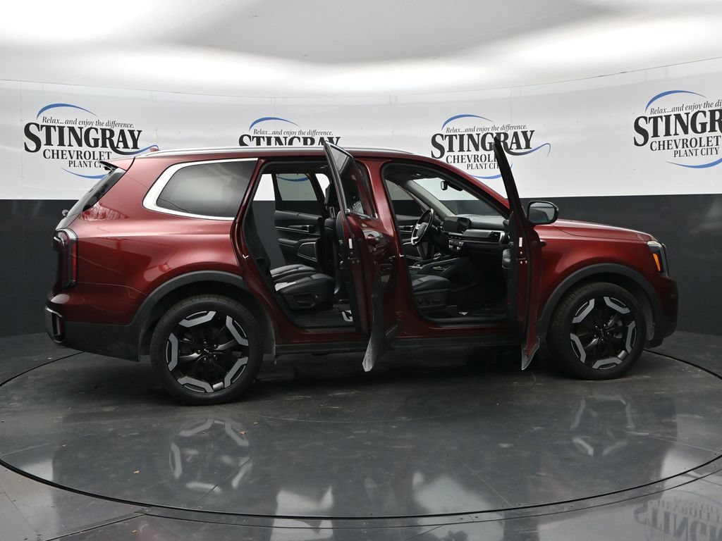 Used 2023 Kia Telluride EX w/ EX Captain's Chair Package FWD image 36