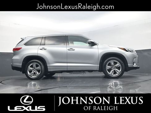 Used 2018 Toyota Highlander Limited image 20