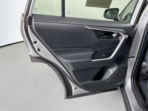 Used 2021 Toyota RAV4 LE FWD image 29