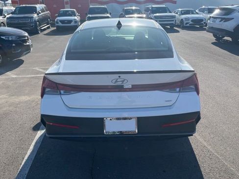 Used 2025 Hyundai Elantra SEL FWD image 6