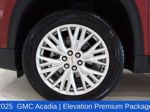 Used 2025 GMC Acadia Elevation w/ Elevation Premium Package FWD image 6