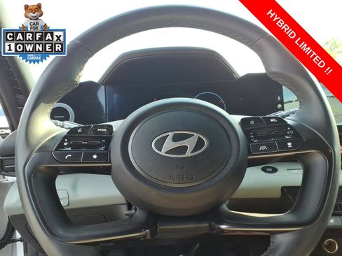 Used 2025 Hyundai Elantra Limited FWD image 26